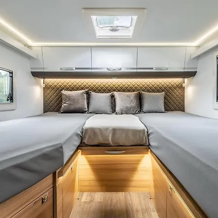 Campiri Base - Motorhome & Rvs Company Bateau-hôtel Málaga