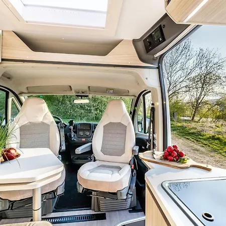 Campiri Base - Motorhome & Rvs Company Bateau-hôtel *