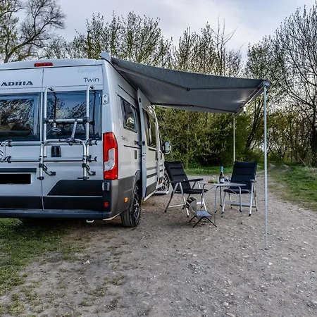 Hotel en barco Campiri Base - Motorhome & Rvs Company *
